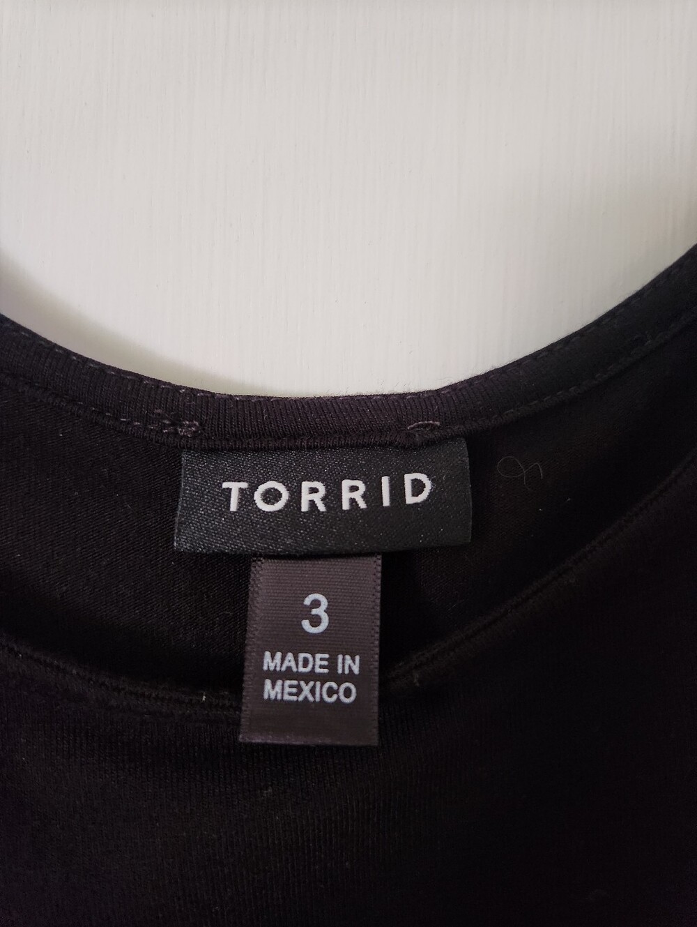 TORRID Black Flutter Sleeve Women's Top Size 3 - Picture 2 of 3